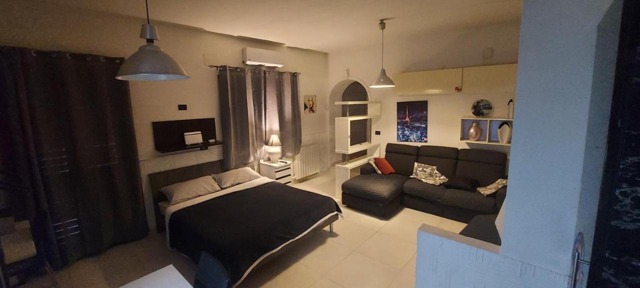 Appartamento Suite Deluxe Climatiz Cucina Giardino Wifi Smart Tv Amazon Prime Video Inclusi Aci Bonaccorsi Dış mekan fotoğraf