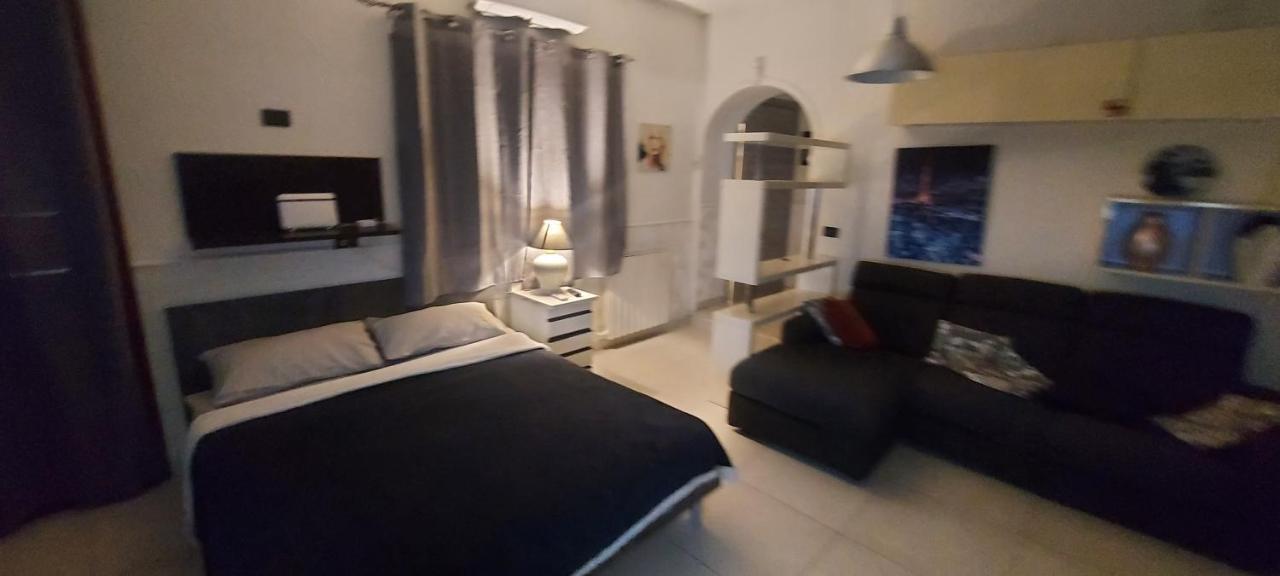 Appartamento Suite Deluxe Climatiz Cucina Giardino Wifi Smart Tv Amazon Prime Video Inclusi Aci Bonaccorsi Dış mekan fotoğraf
